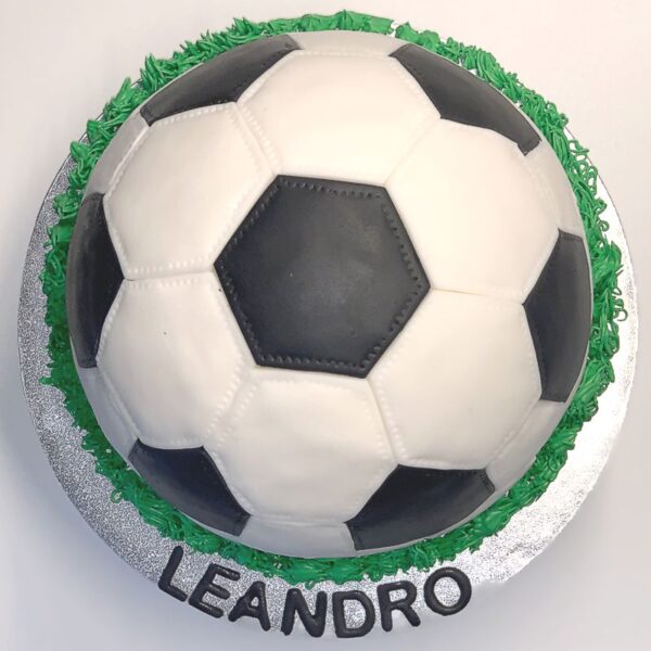 Fussballtorte: Kuchen in ball form online bestellen